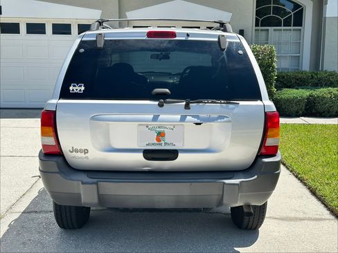 Used 2004 Jeep Grand Cherokee Laredo w/ Convenience Group AWD/4WD image 5