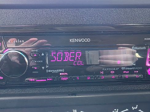 Used 2002 GMC Yukon XL SLE image 11