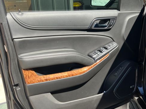 Used 2018 Chevrolet Suburban Premier image 9