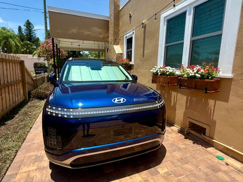 Used 2026 Hyundai Ioniq 9 Calligraphy image 4