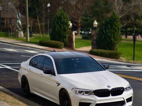 Used 2019 BMW M5 w/ Executive Package image 2