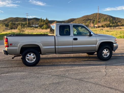 Used 2002 GMC Sierra 1500 SLE w/ Sierra Professional Pkg image 1