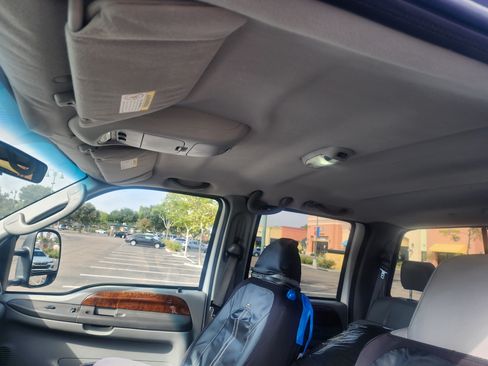 Used 2004 Ford F250 Lariat image 6