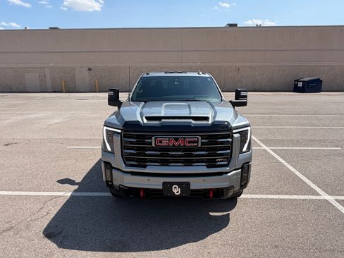 Used 2024 GMC Sierra 2500 AT4 w/ AT4 Premium Plus Package AWD/4WD image 9
