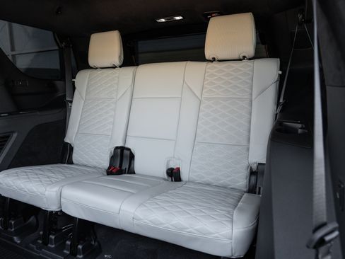 Used 2025 Cadillac Escalade V w/ LPO, ONYX Package image 14