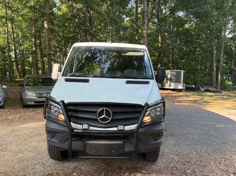 Used 2018 Mercedes-Benz Sprinter 2500 image 8