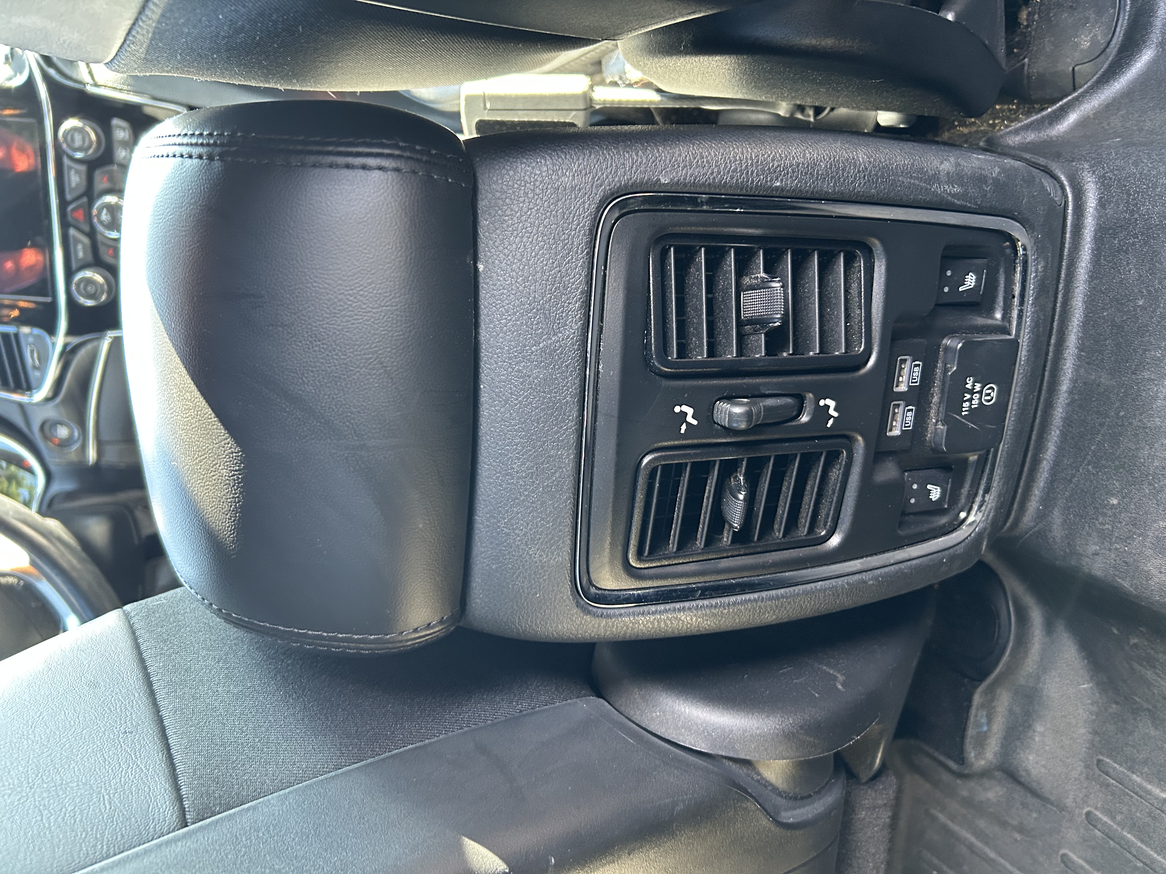 Used 2019 Jeep Grand Cherokee Limited w/ Luxury Group II AWD/4WD image 18
