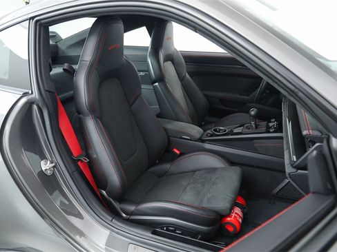 Used 2023 Porsche 911 GT3 image 5