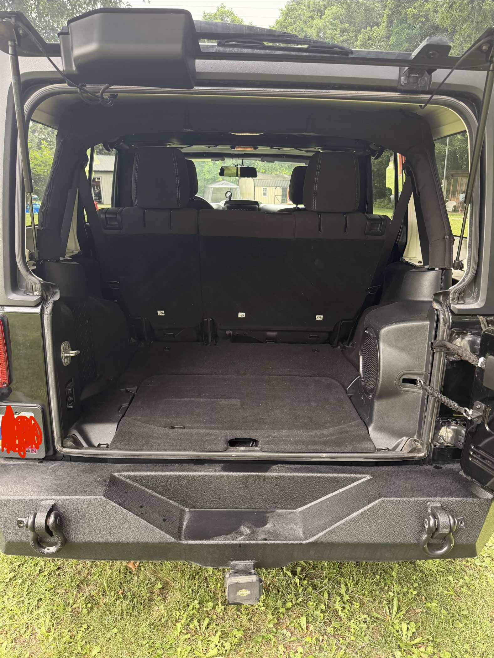 Used 2013 Jeep Wrangler Unlimited Sahara AWD/4WD image 18
