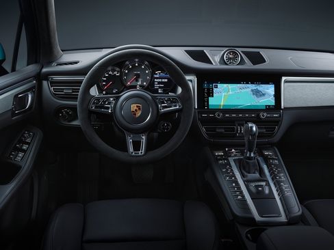 Used 2020 Porsche Macan image 2