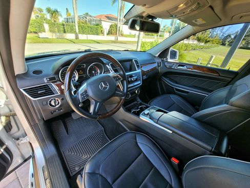 Used 2013 Mercedes-Benz GL 550 4MATIC image 14