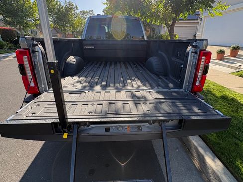 Used 2024 Ford F350 Lariat w/ Lariat Ultimate Package AWD/4WD image 13