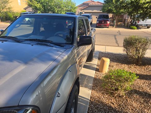 Used 2004 Nissan Frontier XE w/ (PWR) Pwr Pkg image 5