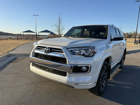 Used 2020 Toyota 4Runner Limited image 2