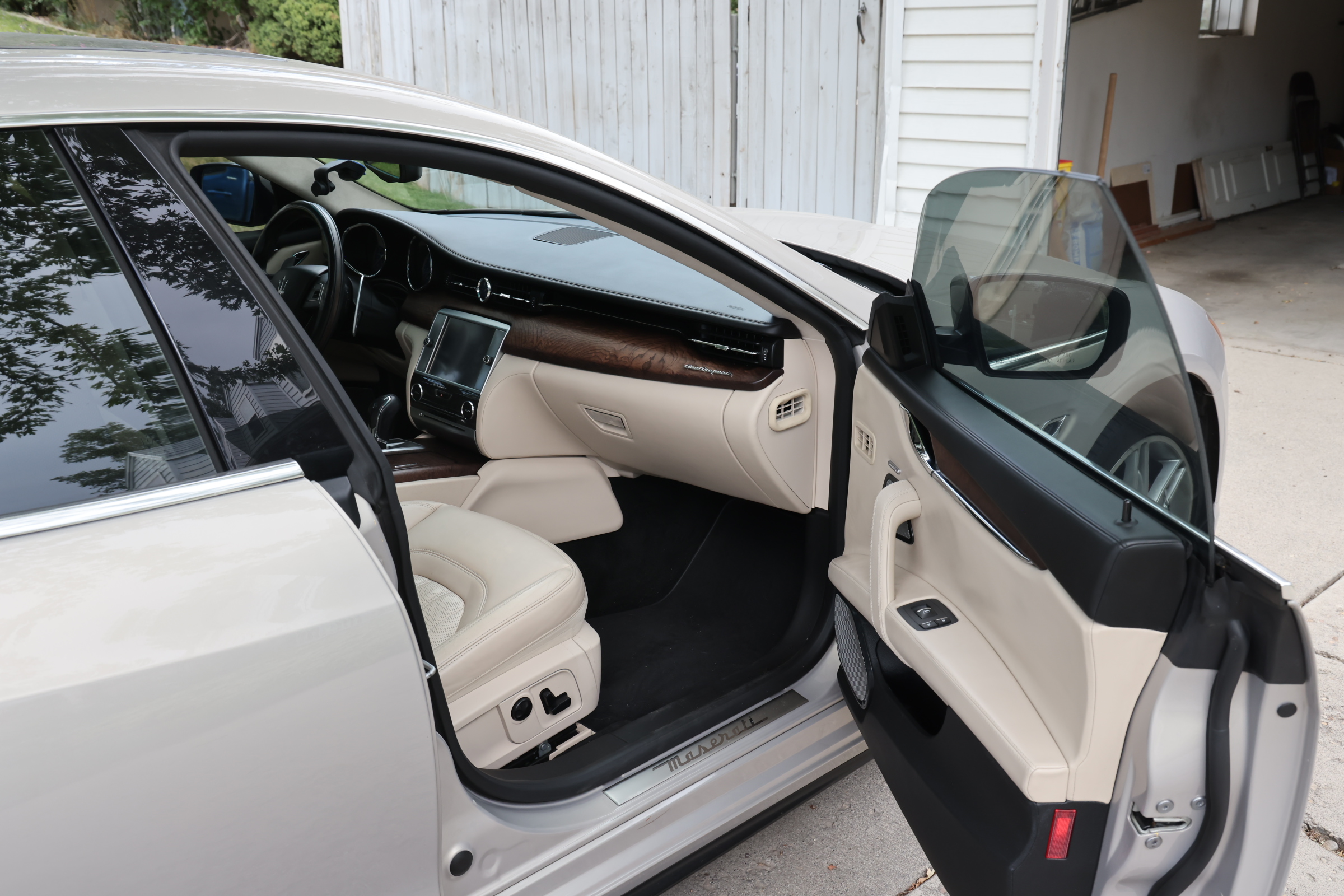 Used 2014 Maserati Quattroporte GTS RWD image 10