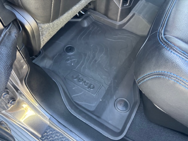 Used 2023 Jeep Gladiator Sport AWD/4WD image 25