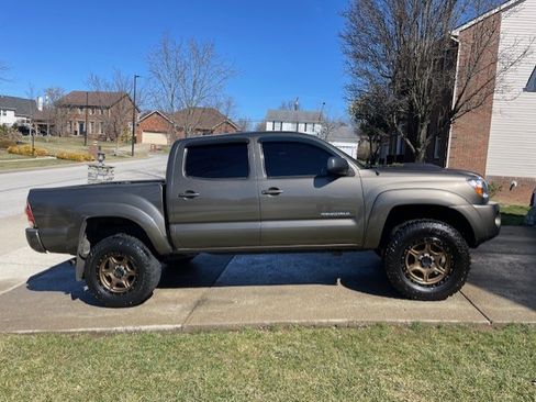 Used 2009 Toyota Tacoma 4x4 Double Cab image 2