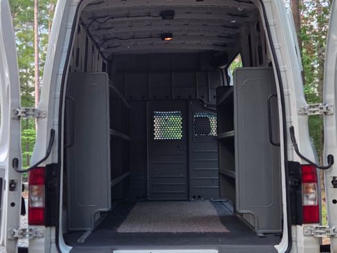 Used 2020 Nissan NV 2500 SV RWD image 4
