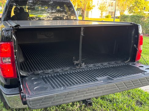 Used 2011 Chevrolet Silverado 1500 LT w/ Florida Edition image 12