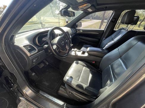 Used 2015 Jeep Grand Cherokee Limited w/ Luxury Group II image 4