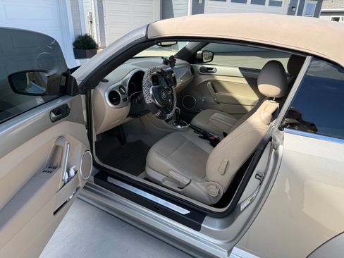 Used 2013 Volkswagen Beetle 2.5 FWD image 18