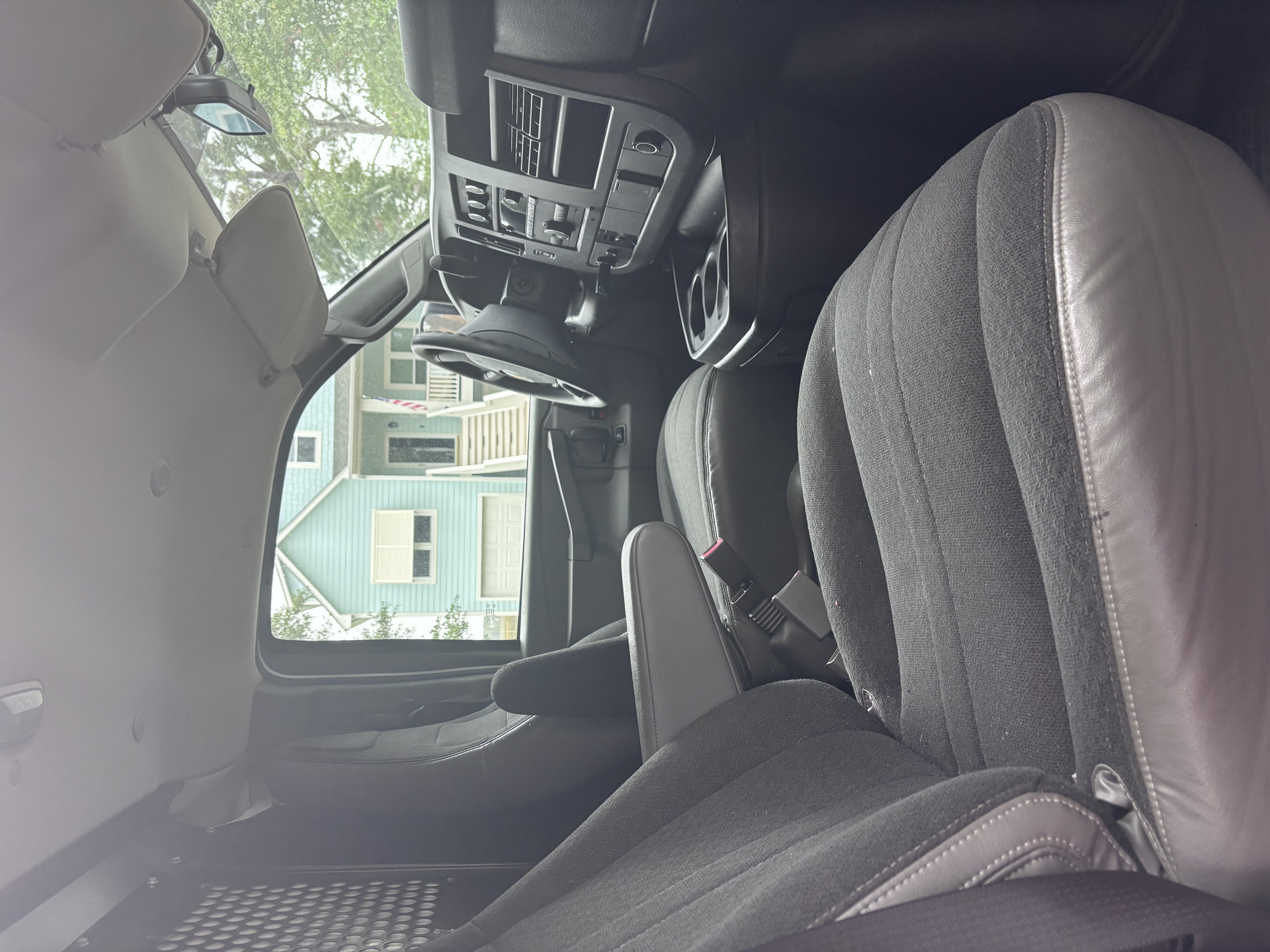 Used 2021 Chevrolet Express 2500 w/ Driver Convenience Package RWD image 5