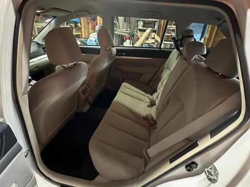Used 2013 Subaru Outback 2.5i Premium image 10