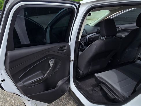 Used 2018 Ford Escape S image 21