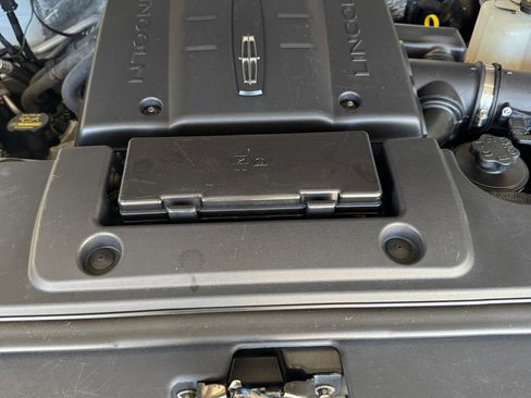 Used 2012 Lincoln Navigator L 4WD image 29