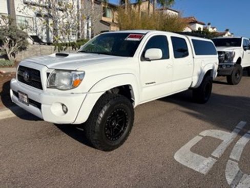 Used 2011 Toyota Tacoma 4x4 Double Cab image 9