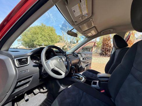 Used 2015 Nissan Rogue S image 13