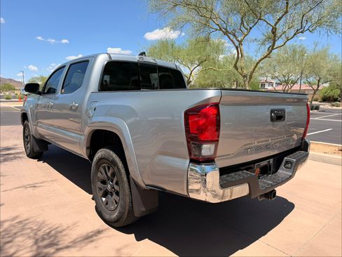 Used 2021 Toyota Tacoma SR5 RWD image 13