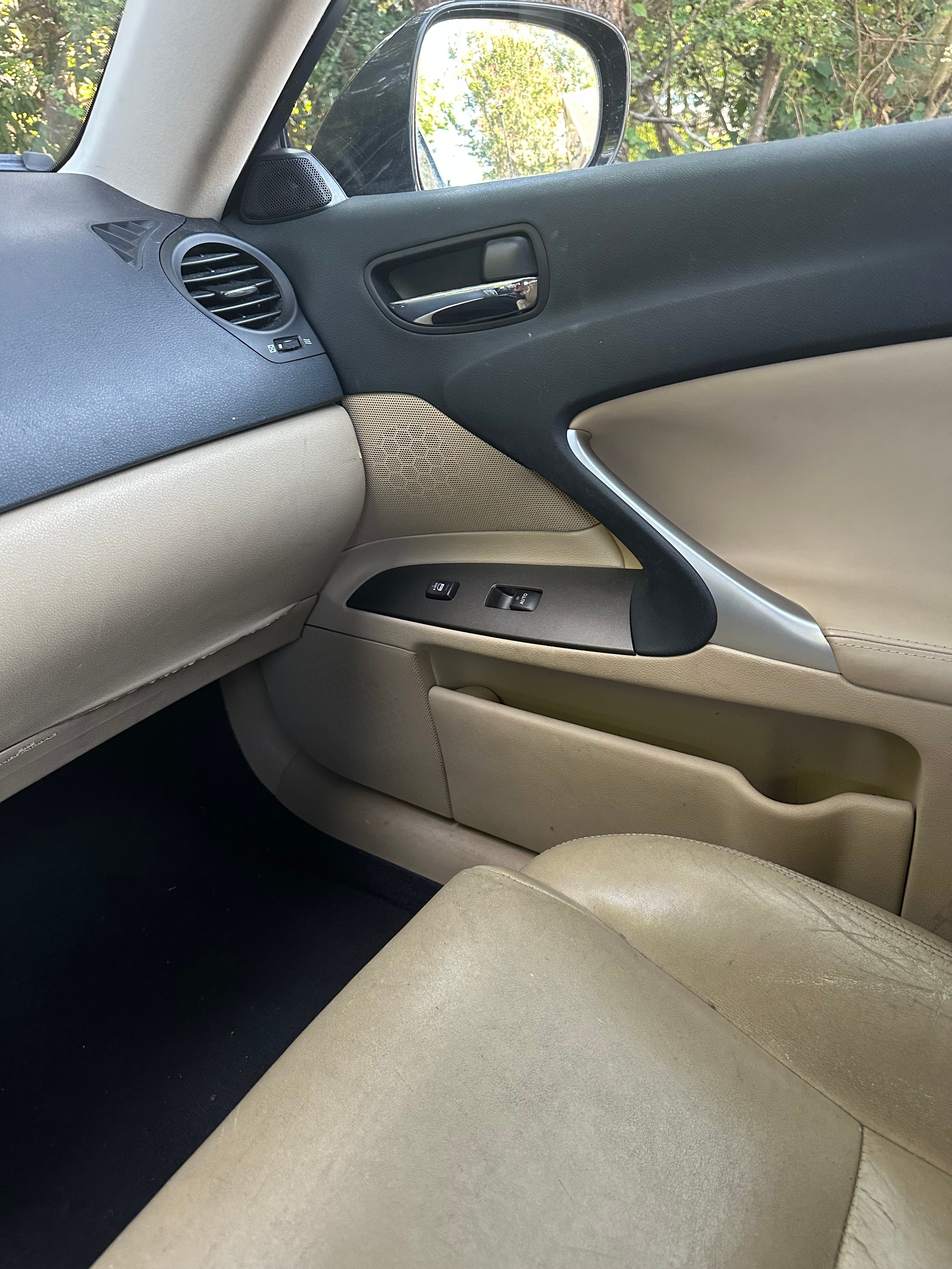 Used 2008 Lexus IS 250 w/ Preferred Accessory Pkg RWD image 17