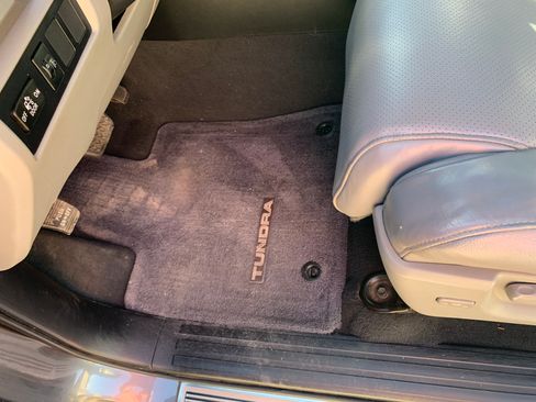 Used 2013 Toyota Tundra Platinum image 20