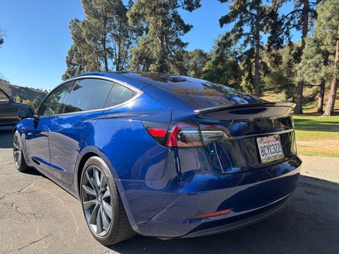 Used 2018 Tesla Model 3 Long Range image 8