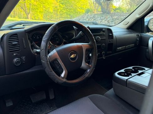 Used 2013 Chevrolet Silverado 1500 LT AWD/4WD image 5