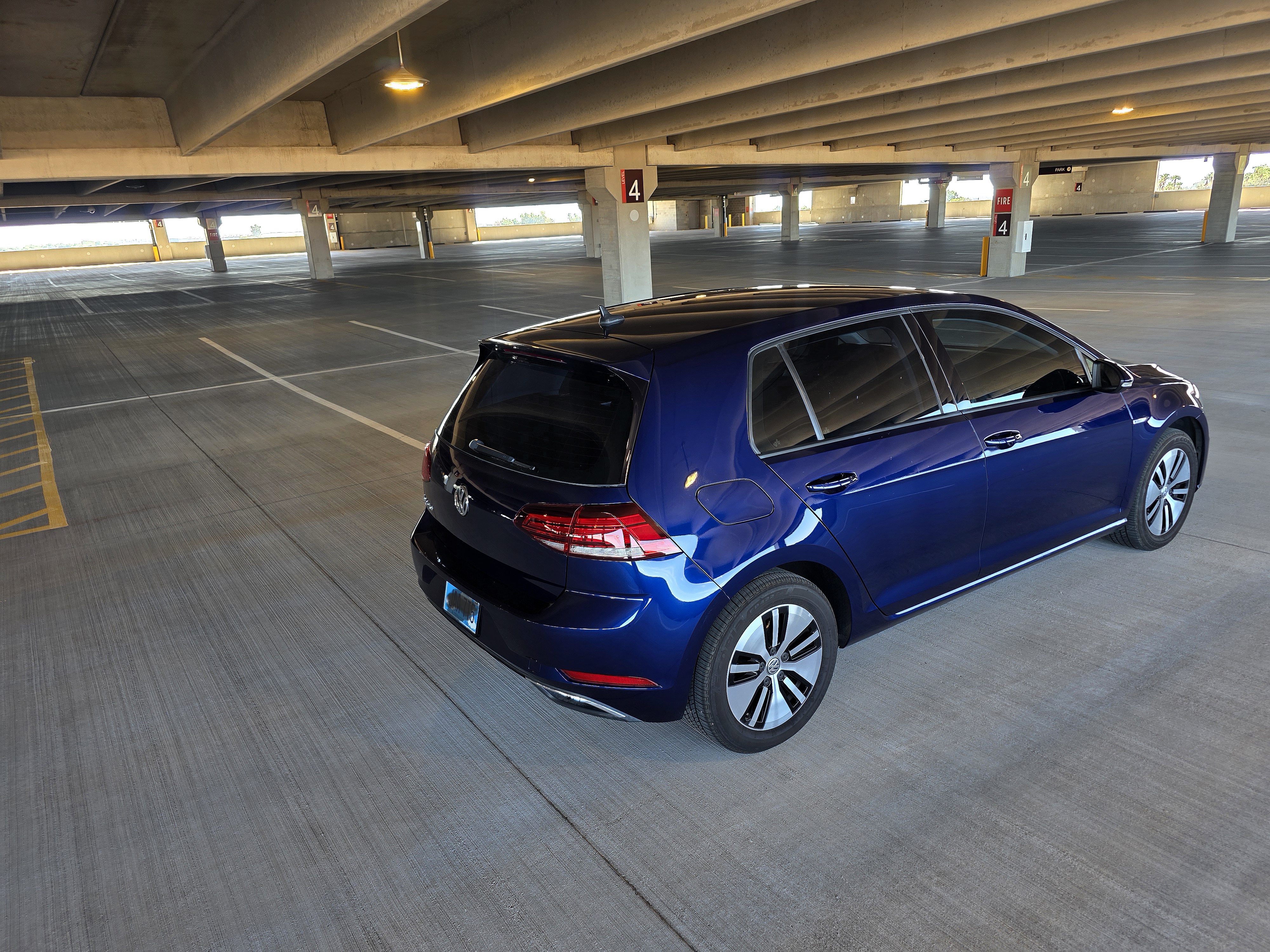 Used 2019 Volkswagen e-Golf SE w/ Driver Assistance Package FWD image 6