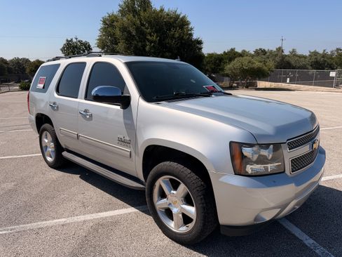 Used 2011 Chevrolet Tahoe LT w/ Texas Edition RWD image 2