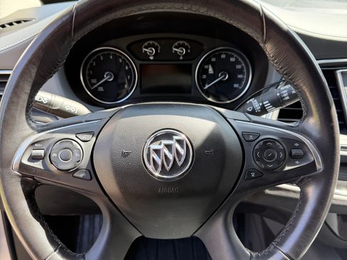 Used 2019 Buick Enclave Essence FWD image 12