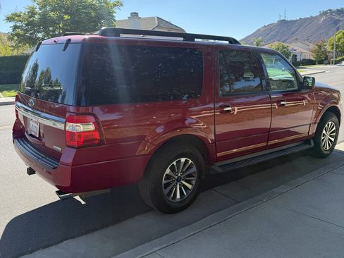Used 2017 Ford Expedition EL XLT image 5
