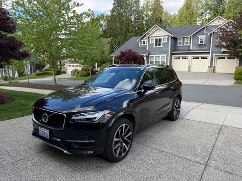 Used 2018 Volvo XC90 T6 Momentum w/ Convenience Package AWD/4WD image 13