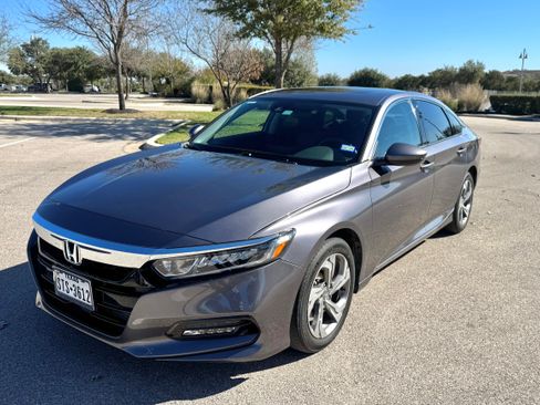 Used 2019 Honda Accord EX image 2