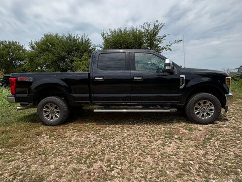 Used 2018 Ford F250 XLT w/ XLT Premium Package AWD/4WD image 2