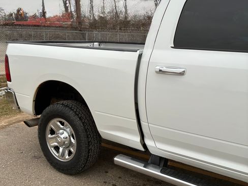 Used 2018 RAM 2500 SLT image 8