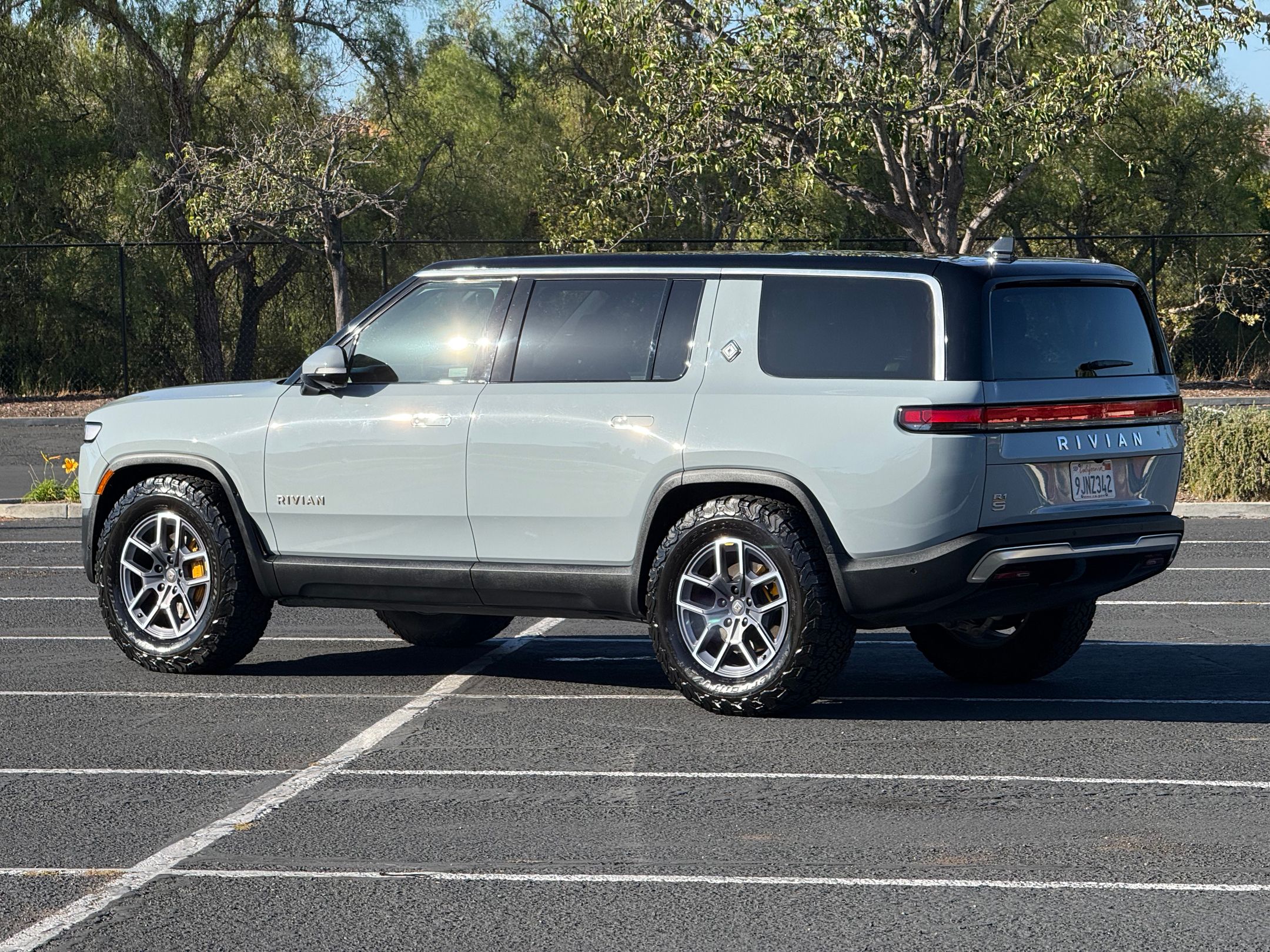 Used 2023 Rivian R1S Adventure Quad AWD/4WD image 8
