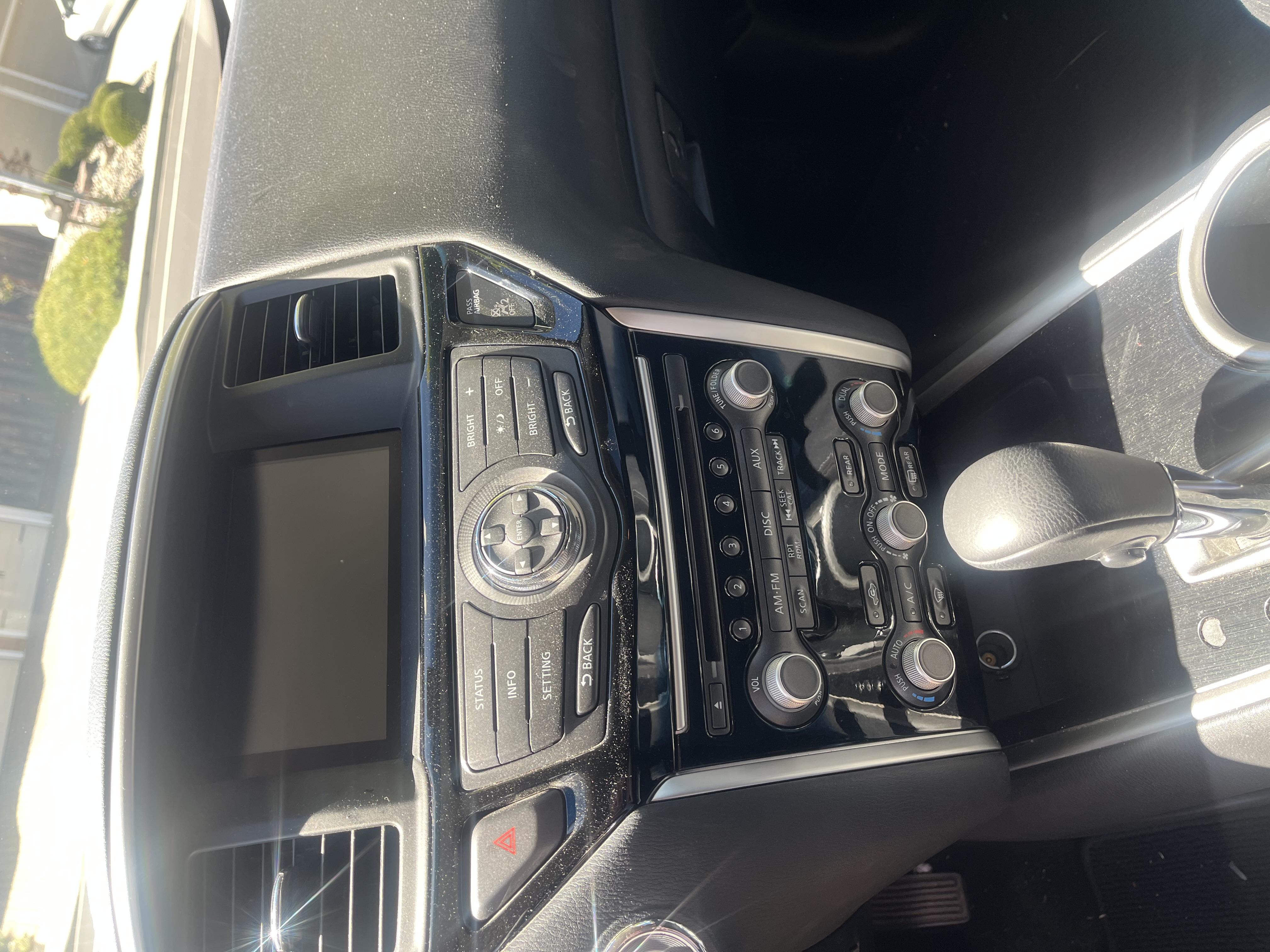 Used 2013 Nissan Pathfinder SV AWD/4WD image 10