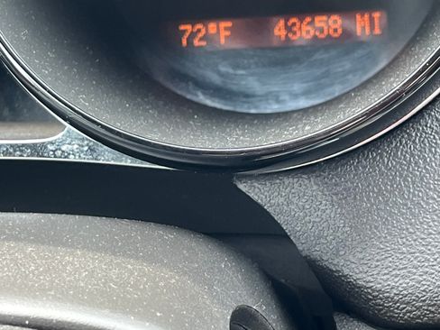 Used 2009 Saturn Sky w/ Premium Trim Package image 6