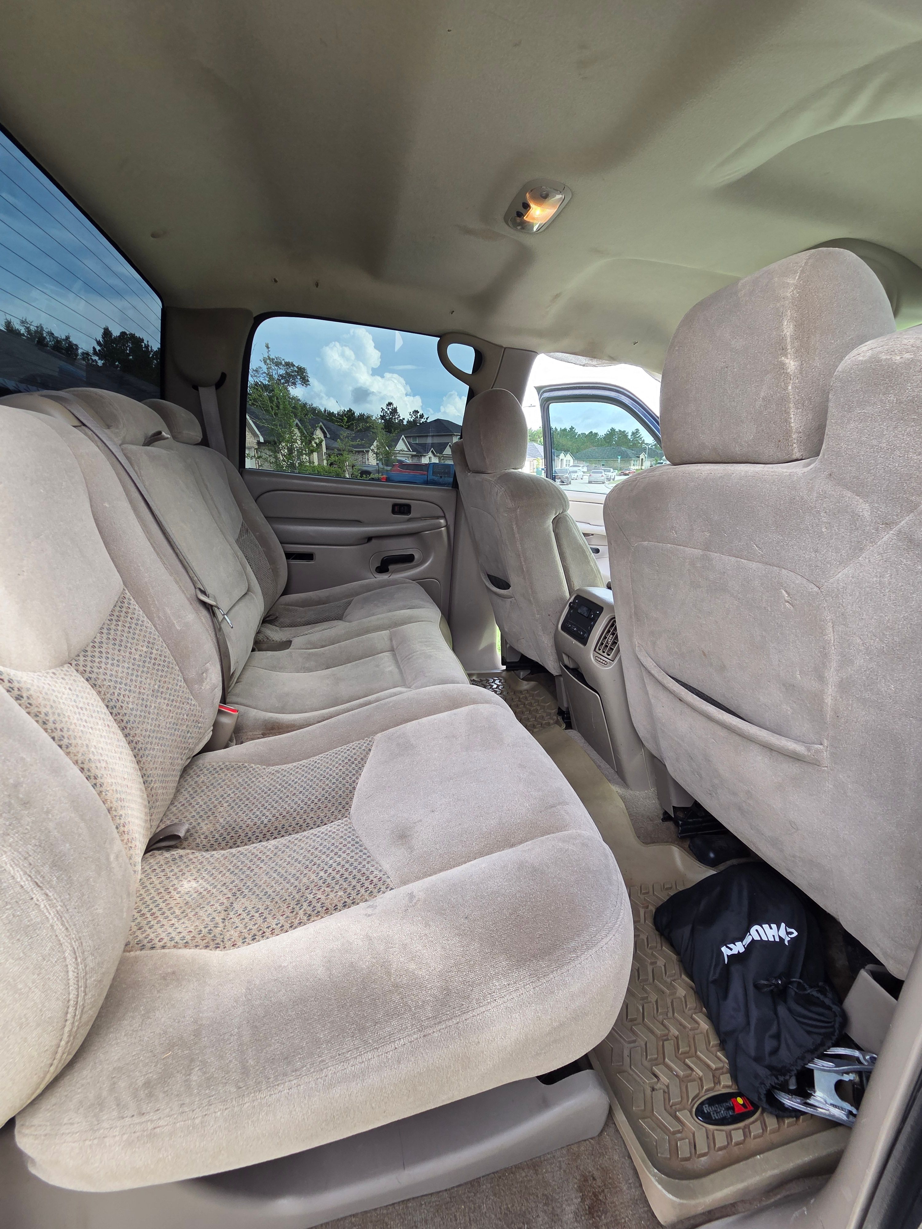 Used 2005 Chevrolet Silverado 2500 LS w/ Heavy-Duty Power Package AWD/4WD image 4