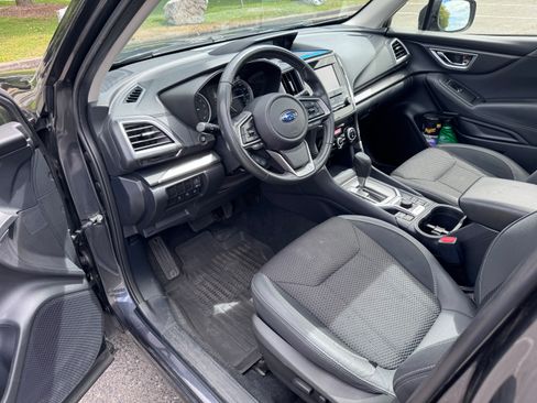 Used 2019 Subaru Forester Premium AWD/4WD image 22