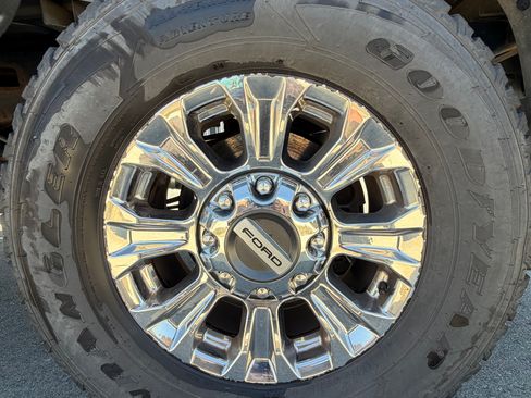 Used 2018 Ford F250 XLT w/ XLT Premium Package image 12